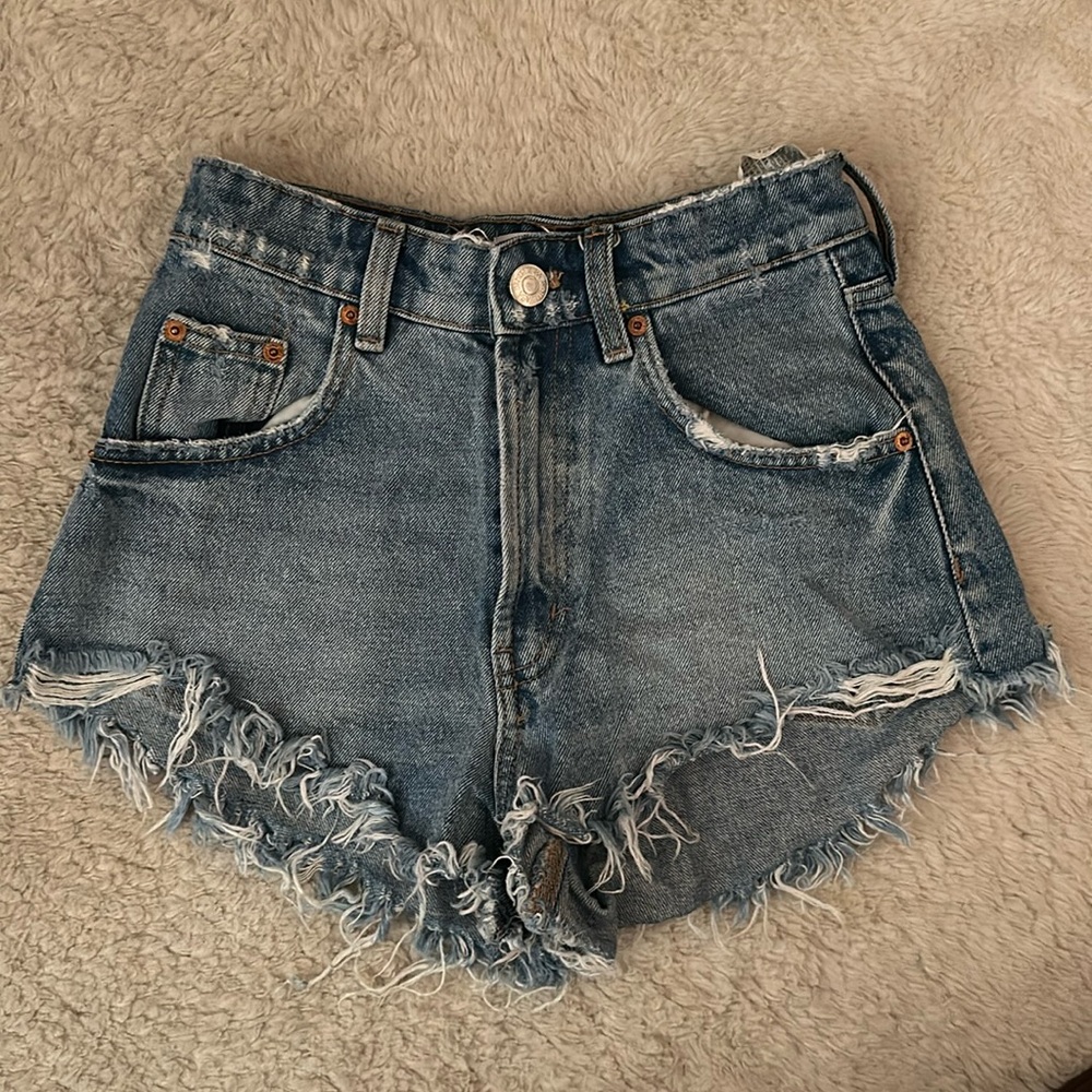 Zara snatched waist jean shorts